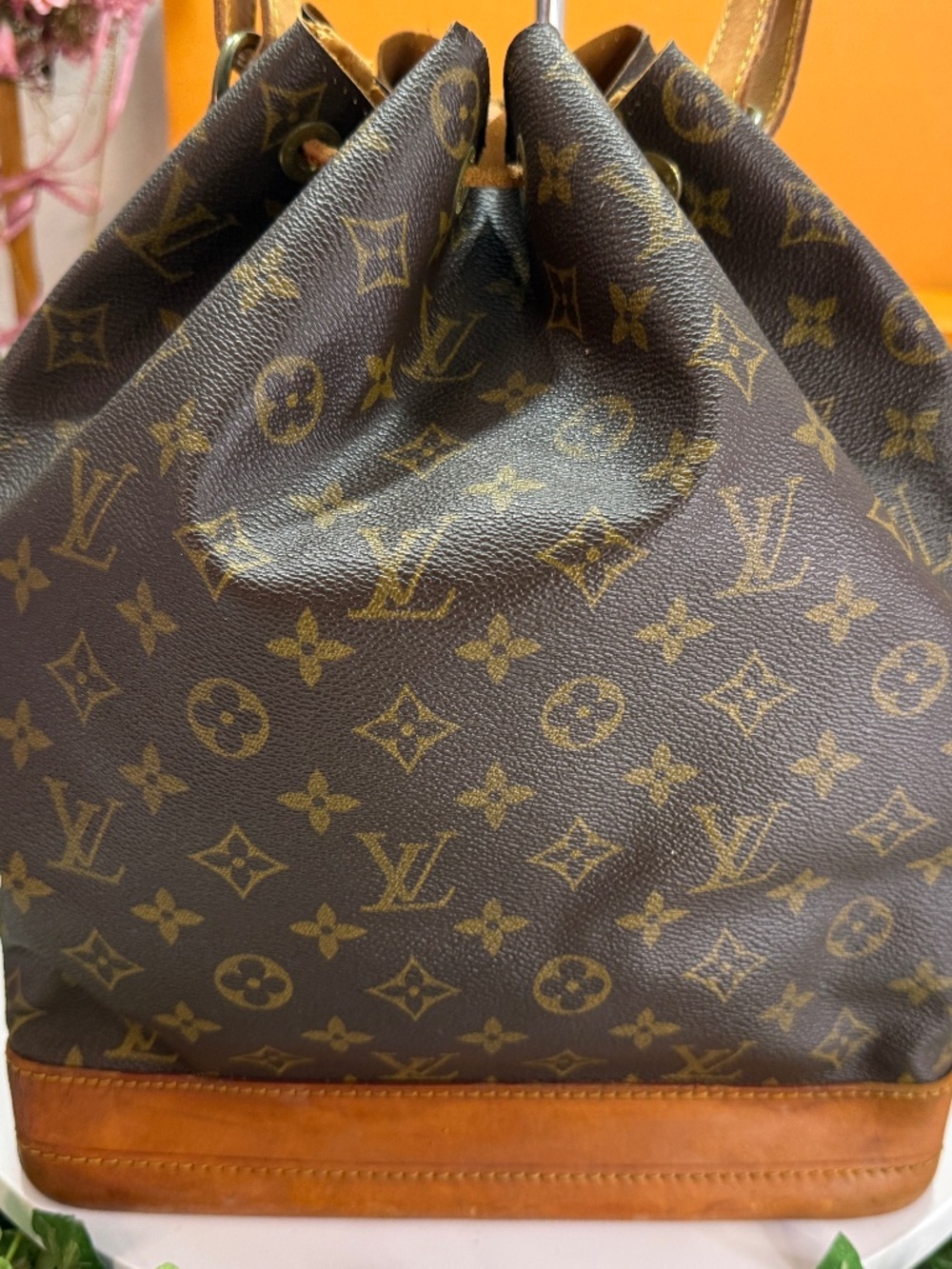 ELEGANT LOUIS VUITTON NOE BAG! - Picture 12 of 17